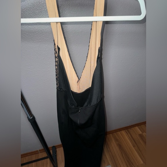 Beautiful custom made embellished low back dress - Picture 4 of 6